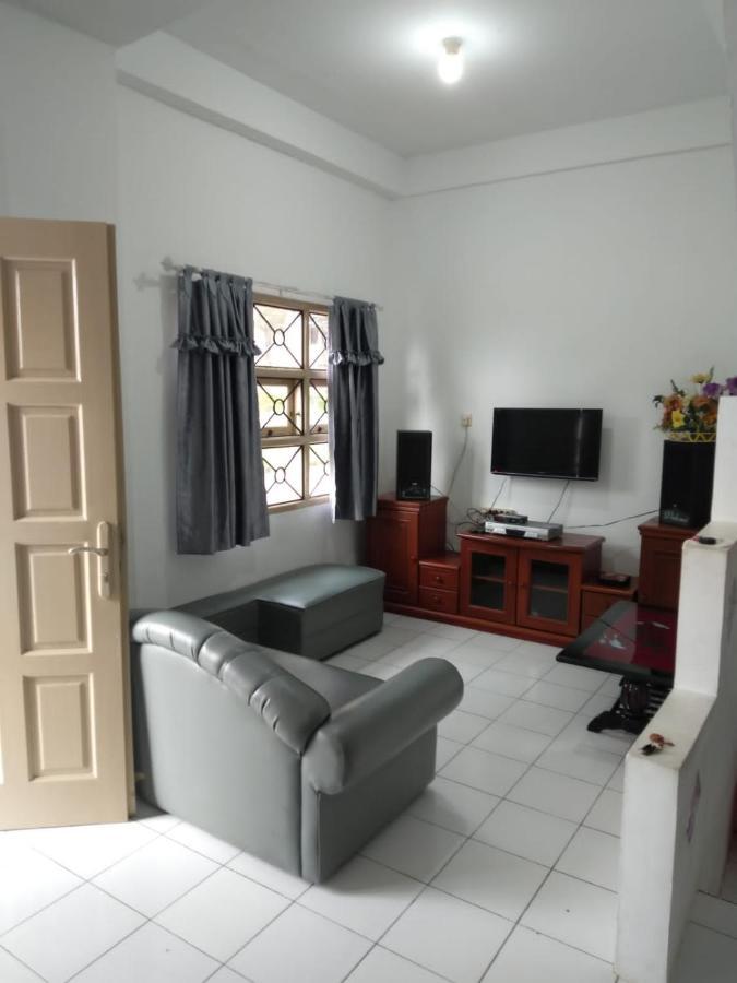 בראסטגי Villa Bukit Indah מראה חיצוני תמונה